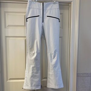 The North Face women 10 Gardenia White Ski Pants with Black Accents